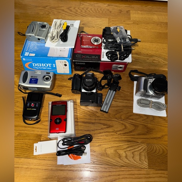 Other - Lot Of 7 Mixed Digital Cameras